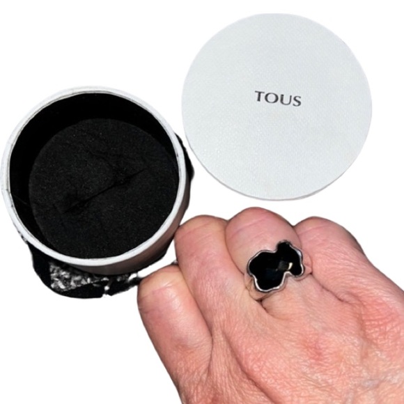 Tous Jewelry - TOUS silver ring with faceted Onyx 1,3cm.